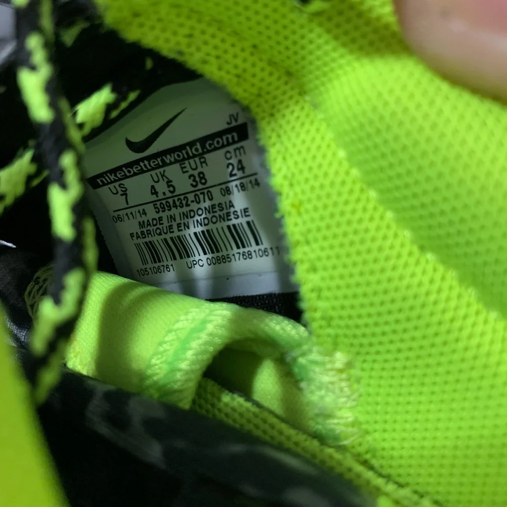 Nike rubber shoes - Picture 4 of 4